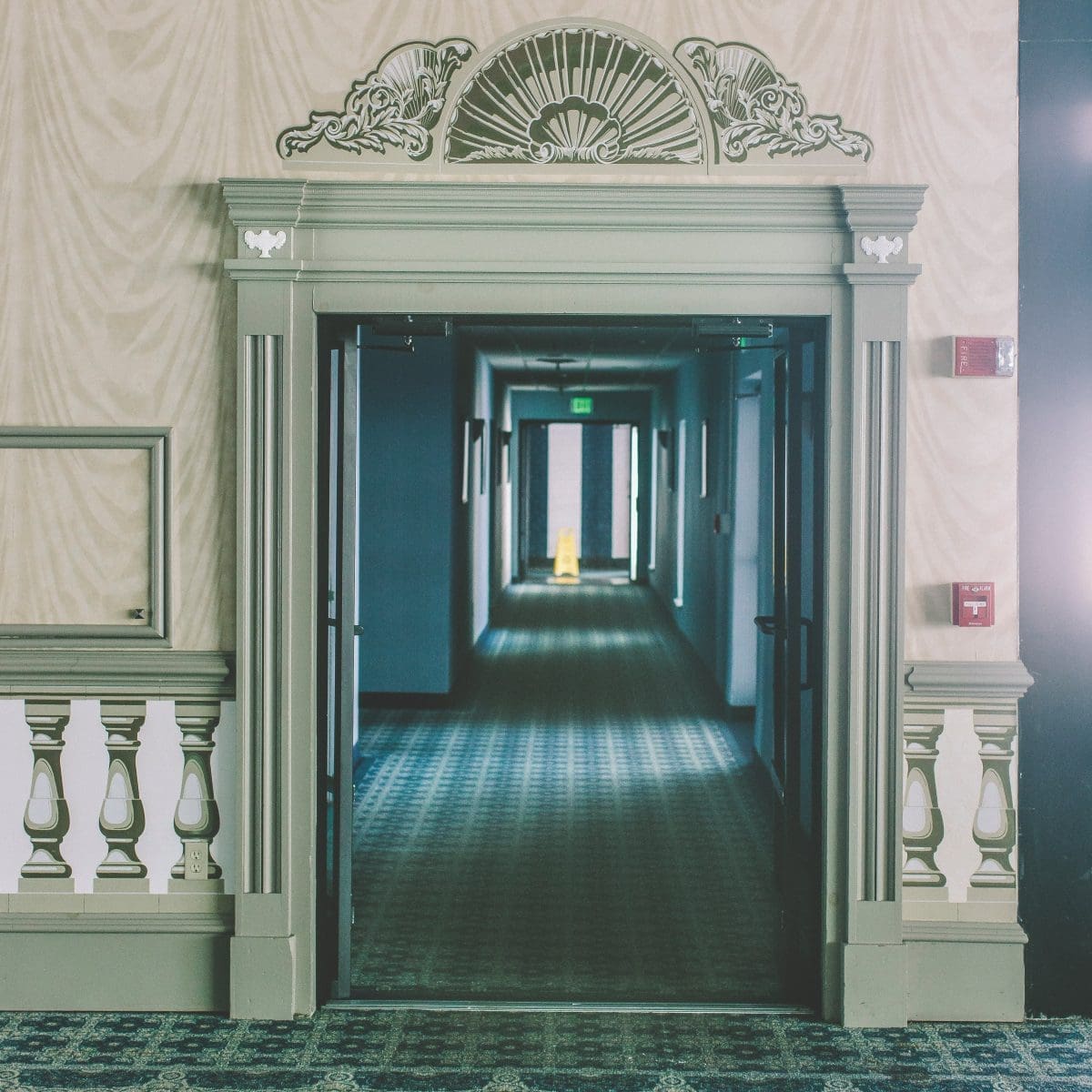 Cavalier Hotel Virginia Beach, hallway