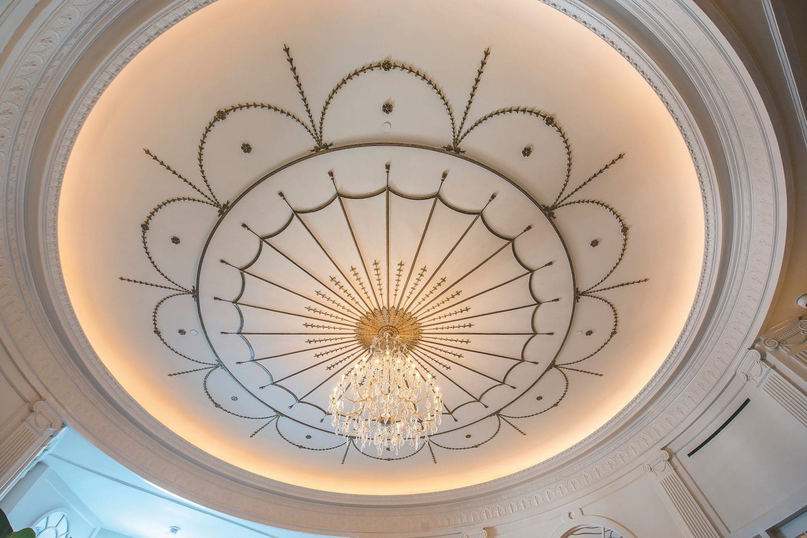 Cavalier Hotel chandelier