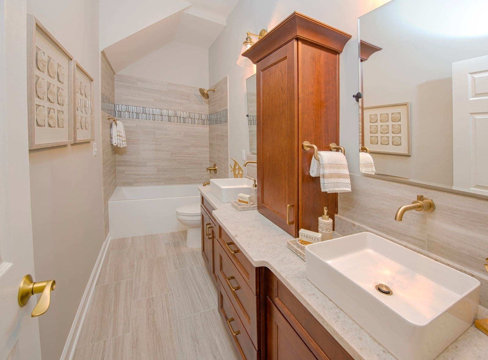 Downstairs Hall Bath