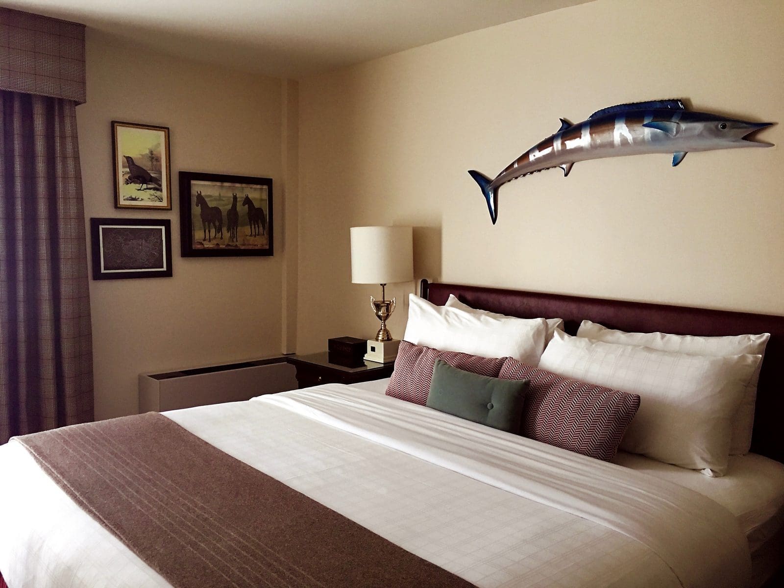 Graduate Charlottesville Hotel bedroom, Wahoo, decor