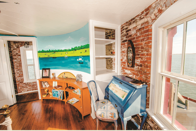 middle ground lighthouse bedroom