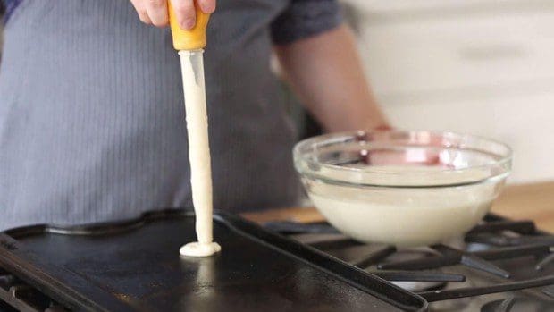 turkey baster, 8 unique uses for ordinary kitchen utensils
